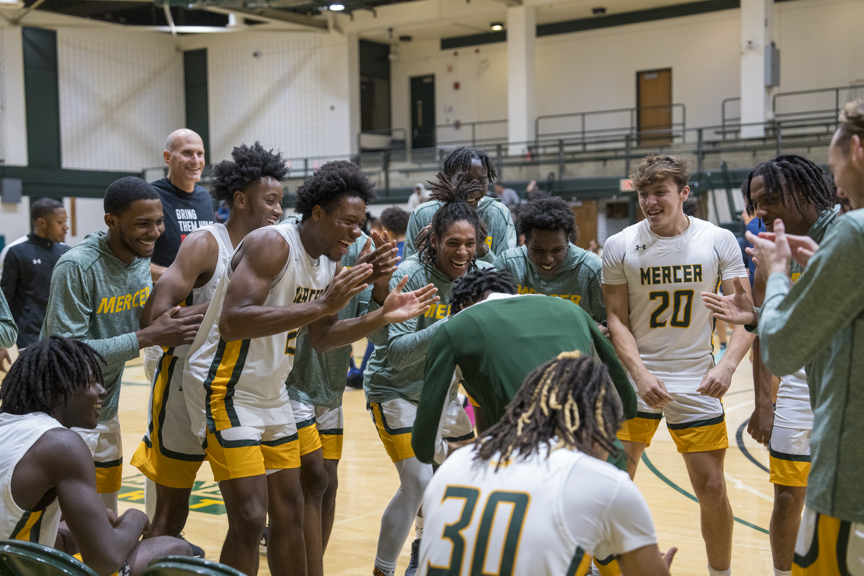 MBball Huddle 23-24